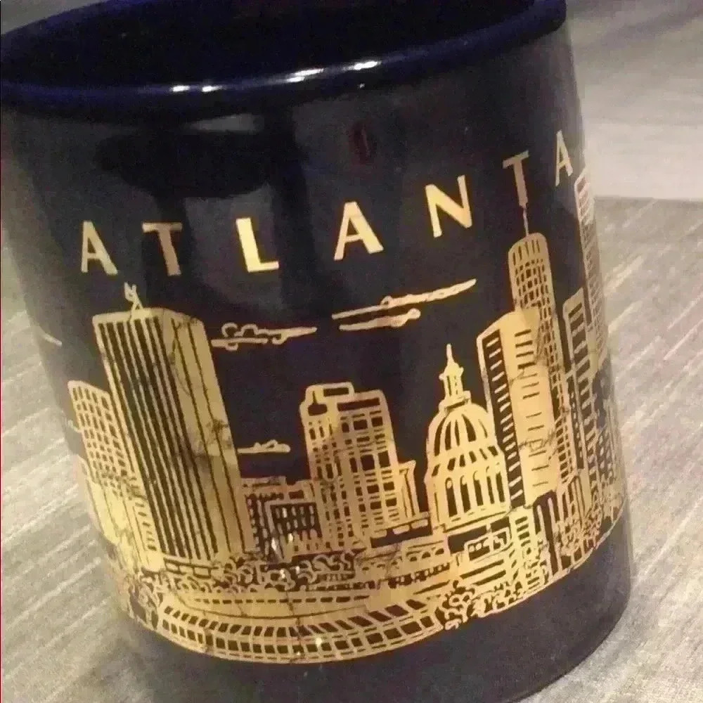 🔥 free with 50$ purchase or more🔥VINTAGE Atlanta mug. No chips or cracks